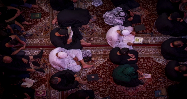  داخل الصحن الحسيني