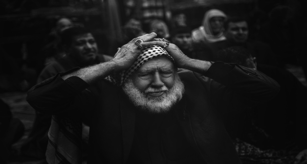 بكاء في ذكرى وفاة السيدة زينب سلام الله عليها
