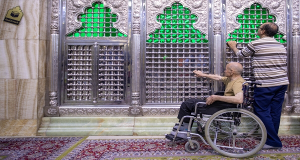 سلام على آل ياسين 