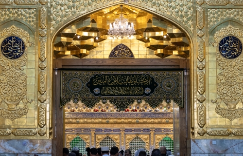 السلام عليك يا قمر بني هاشم