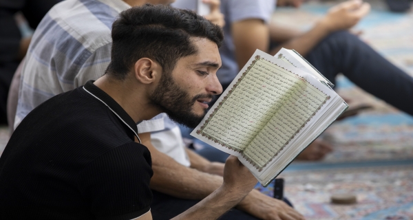  اللهم تقبل اعمالنا بحق هذه الليلة العظيمة