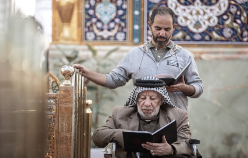 السلام عليك يانور الله الذي يهتدي به المهتدون
