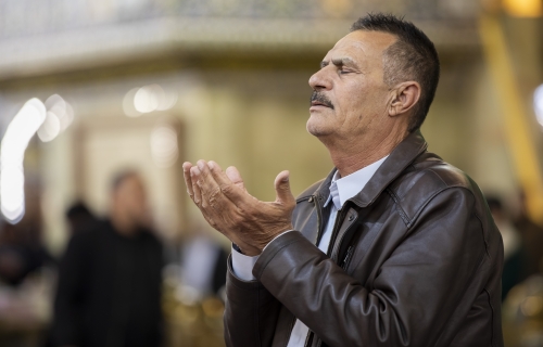  اللهم صل على محمد وال محمد