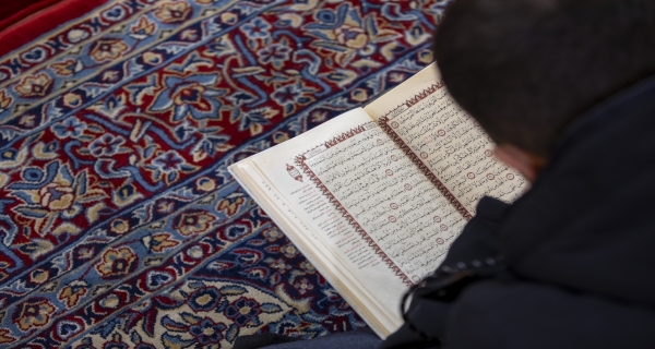  اللهم صل على محمد وال محمد