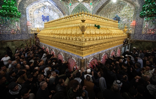  ضريح الامام علي عليه السلام