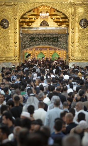أجواء الزيارة في ليلة الجمعة عند مرقد أبي الفضل العباس (ع)