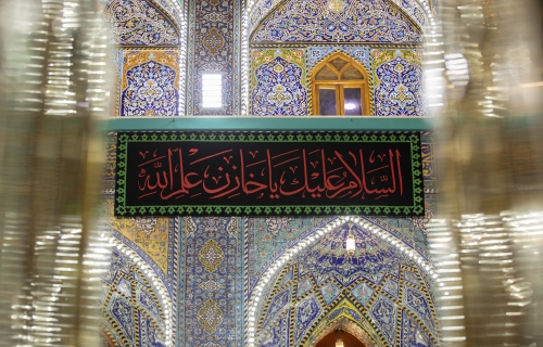 رايات العزاء بإستشهاد الإمام الصادق (ع) في العتبة الحسينية 