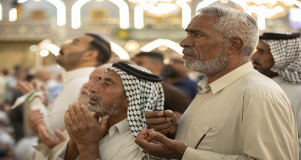 أجواء الدعاء في ليلة الجمعة عند مرقد المولى أبي الفضل العباس (ع)