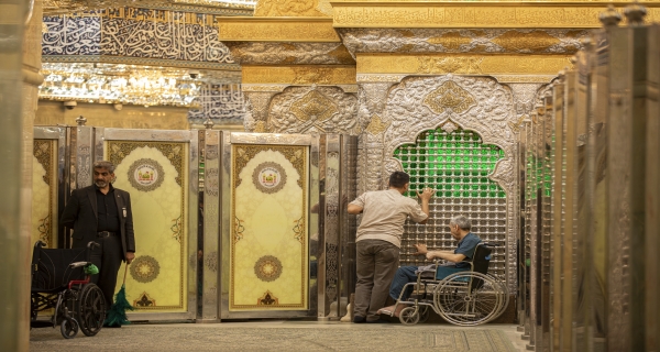 أجواء الزيارة عند ضريح الإمام الحسين (ع)